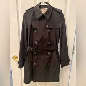 Burberry raincoat. Women’s size 24. Black.